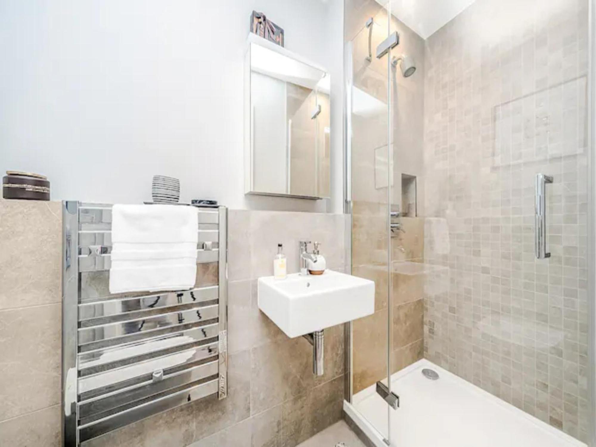 Pass The Keys Penthouse Oasis In Trendy Fulham Apartment London Ngoại thất bức ảnh